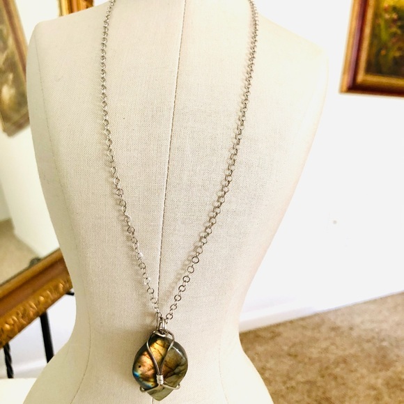Vintage labradorite pendant necklace & Quartz Bracelet - Picture 14 of 15
